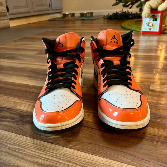 Air Jordan 1 SE Mid “Turf Orange” sz. 9 - Picture 1 of 8